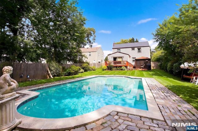 15 Charles Street, Nutley, NJ 07110