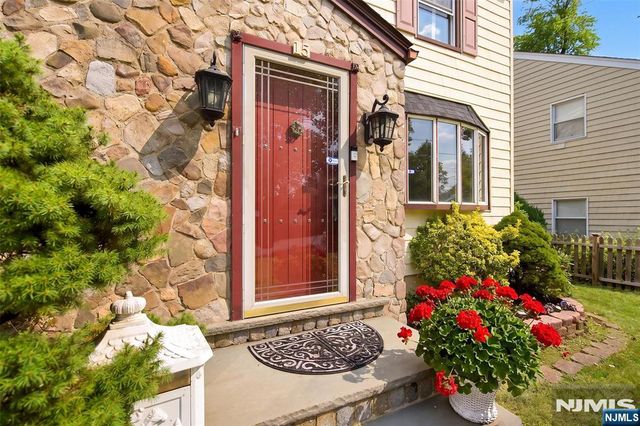 15 Charles Street, Nutley, NJ 07110