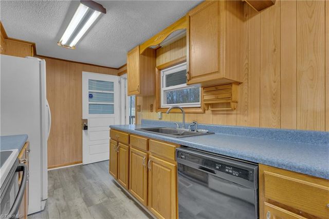 121 Pinewood Acres Drive, Greensboro, NC 27405