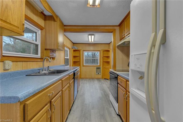 121 Pinewood Acres Drive, Greensboro, NC 27405