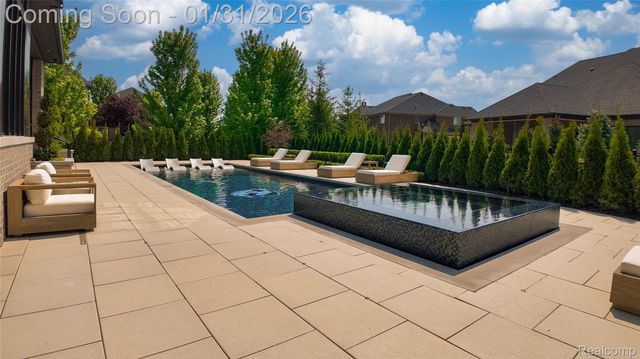 4592 Pinnacle Boulevard, Oakland Charter Township, MI 48306