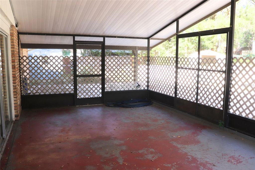 Image 28 of property listing at 401 S PINE AVENUE, Inverness, FL 34452
