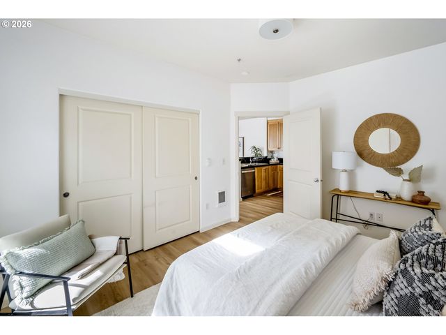 1100 Sw 170TH Ave 100, Beaverton, OR 97003