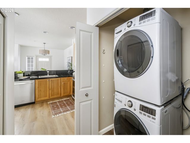 1100 Sw 170TH Ave 100, Beaverton, OR 97003