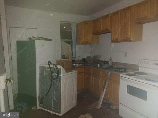 2015 N SMALLWOOD ST, Baltimore, MD 21216