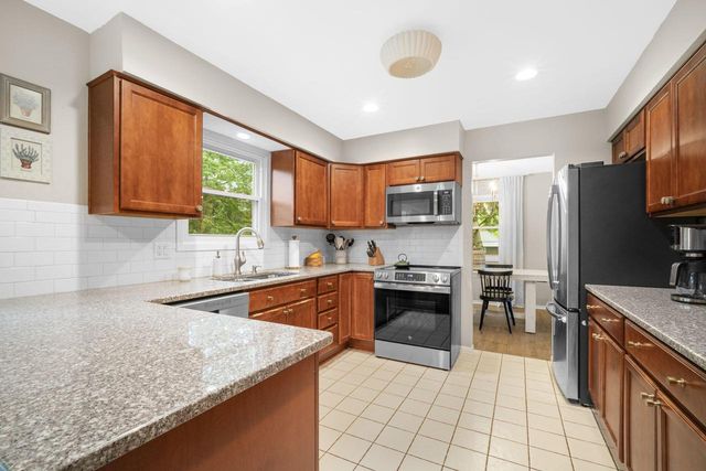 1324 W Portview DRIVE, Port Washington, WI 53074