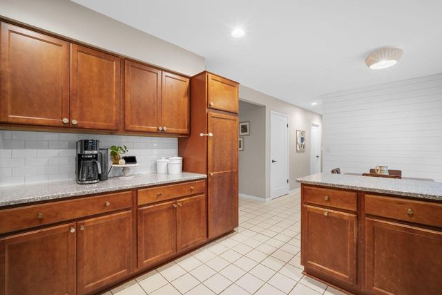 1324 W Portview DRIVE, Port Washington, WI 53074