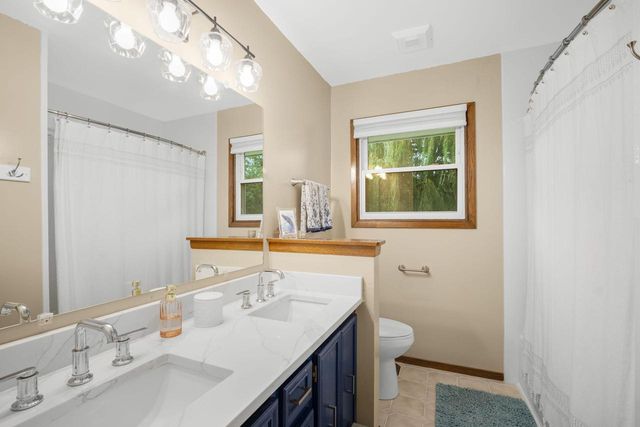 1324 W Portview DRIVE, Port Washington, WI 53074