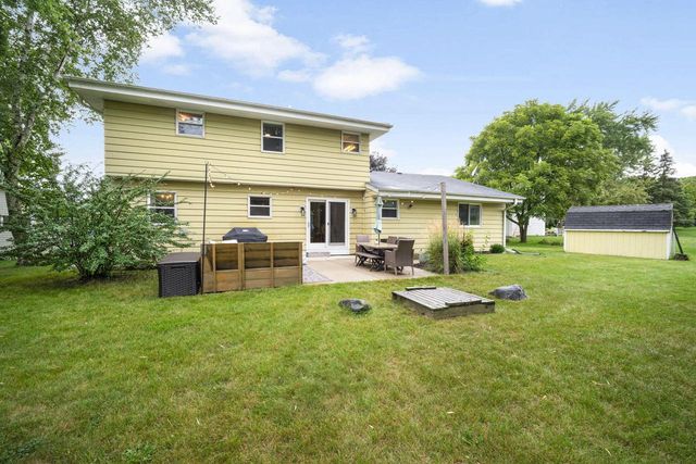 1324 W Portview DRIVE, Port Washington, WI 53074