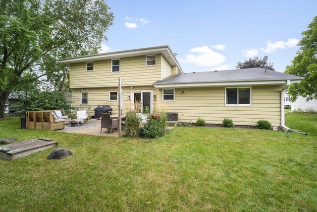 1324 W Portview DRIVE, Port Washington, WI 53074