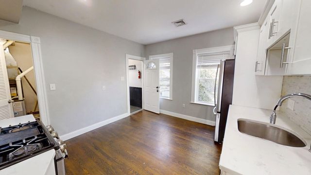26 Elder St 2A, Boston, MA 02125