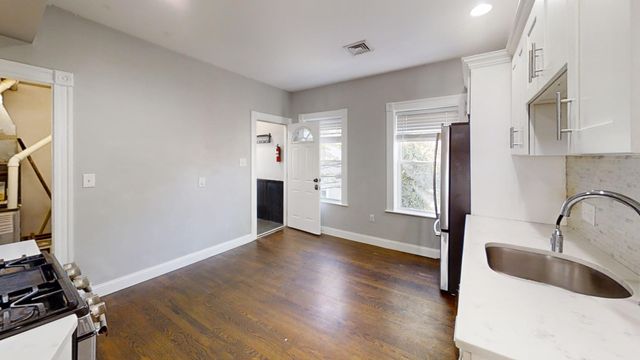 26 Elder St 2A, Boston, MA 02125