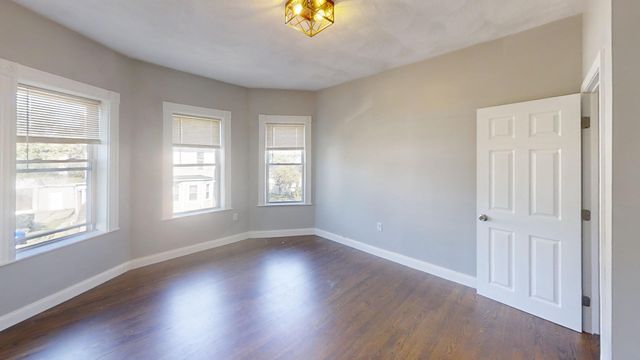 26 Elder St 2A, Boston, MA 02125