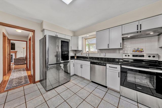 7835 Forest Edge DR, Roanoke, VA 24018