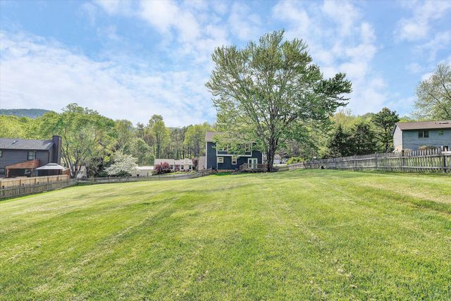 7835 Forest Edge DR, Roanoke, VA 24018