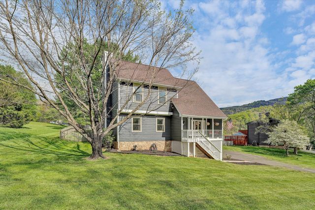 7835 Forest Edge DR, Roanoke, VA 24018