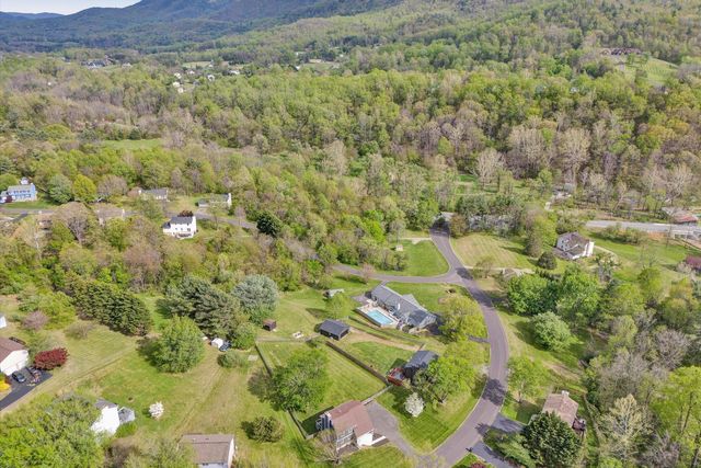 7835 Forest Edge DR, Roanoke, VA 24018