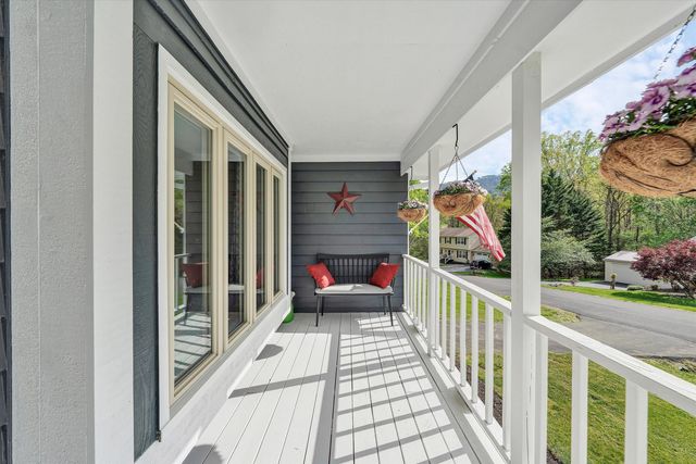 7835 Forest Edge DR, Roanoke, VA 24018