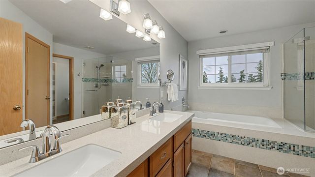 24940 231st Avenue SE, Maple Valley, WA 98038