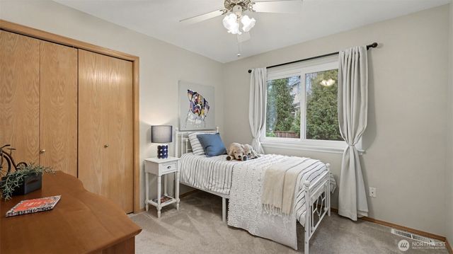 24940 231st Avenue SE, Maple Valley, WA 98038