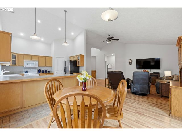 2331 Nw FENDLE Way, Mc Minnville, OR 97128