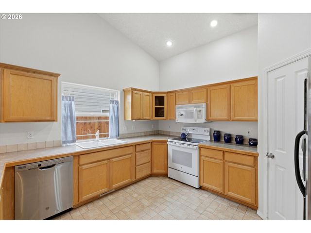 2331 Nw FENDLE Way, Mc Minnville, OR 97128