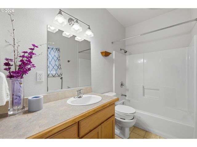 2331 Nw FENDLE Way, Mc Minnville, OR 97128