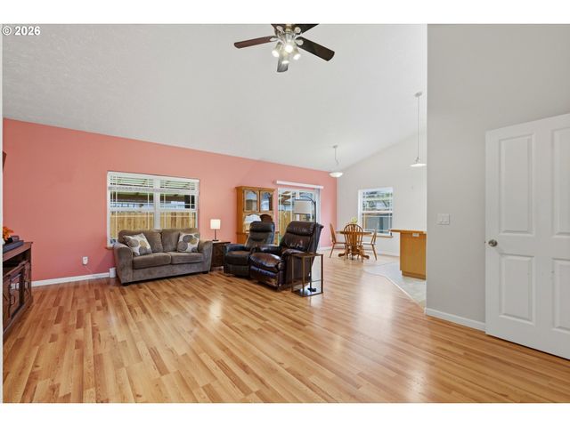 2331 Nw FENDLE Way, Mc Minnville, OR 97128