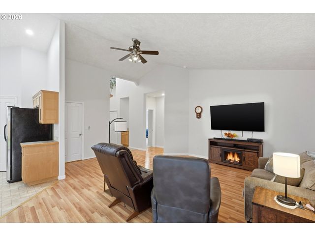 2331 Nw FENDLE Way, Mc Minnville, OR 97128