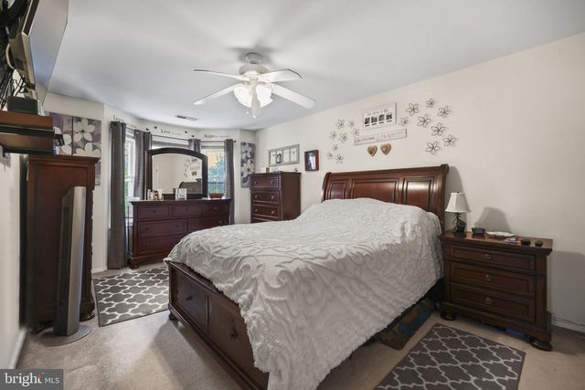 10 FRYER CT, Hightstown, NJ 08520