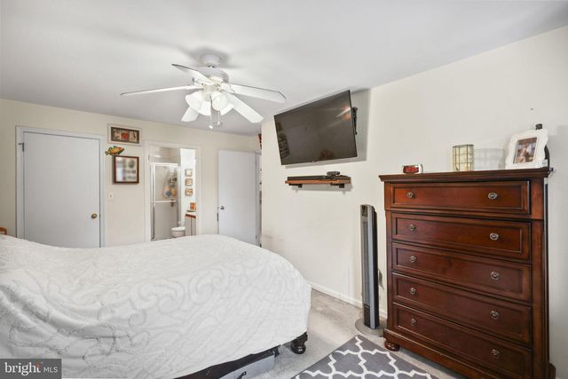 10 FRYER CT, Hightstown, NJ 08520