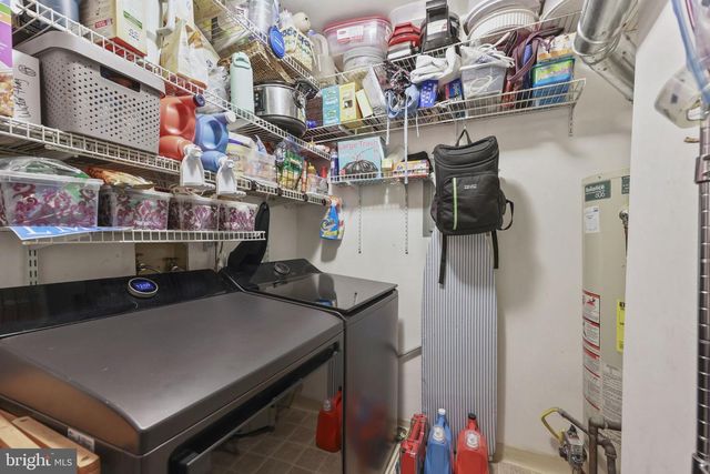 10 FRYER CT, Hightstown, NJ 08520