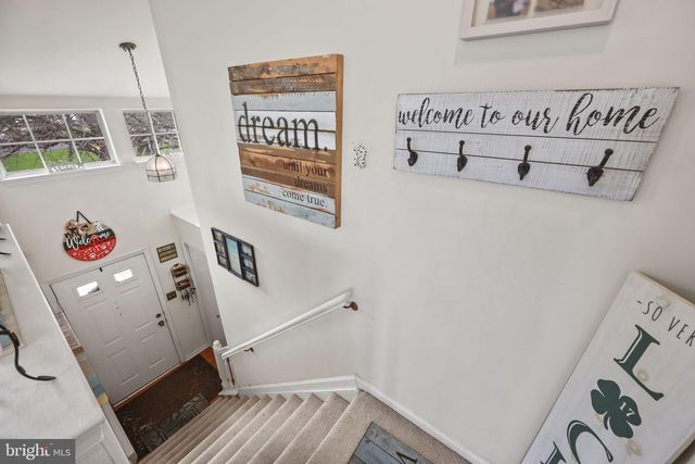 10 FRYER CT, Hightstown, NJ 08520