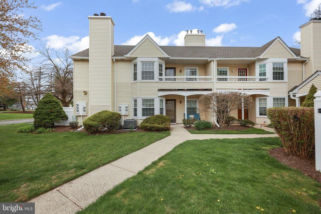 10 FRYER CT, Hightstown, NJ 08520