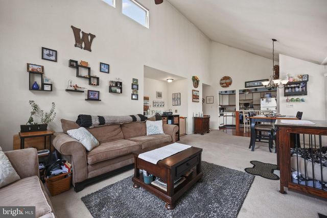 10 FRYER CT, Hightstown, NJ 08520