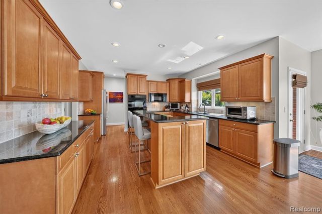 3804 Elk Drive, Rochester, MI 48306