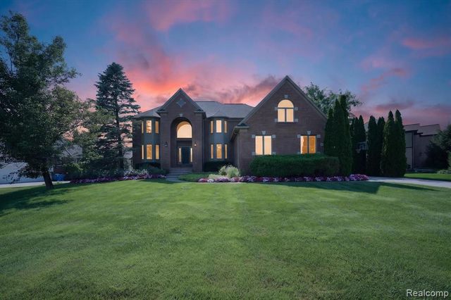 3804 Elk Drive, Rochester, MI 48306