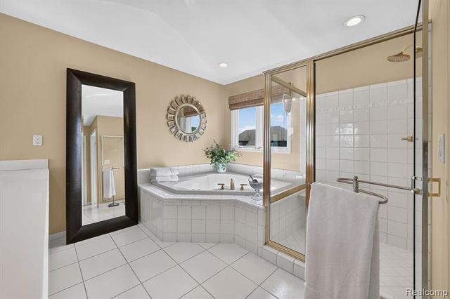 3804 Elk Drive, Rochester, MI 48306