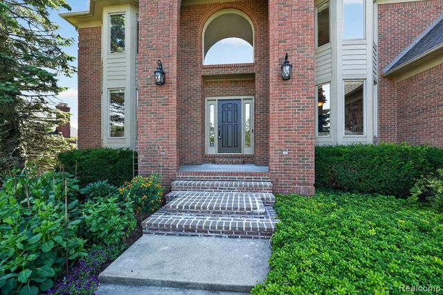 3804 Elk Drive, Rochester, MI 48306