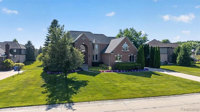 3804 Elk Drive, Rochester, MI 48306