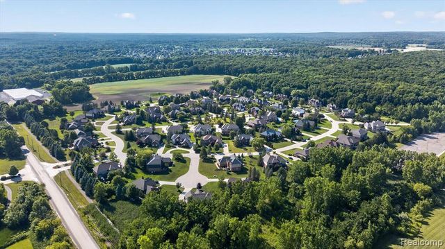3804 Elk Drive, Rochester, MI 48306