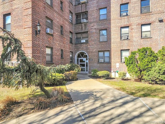 25-18 Union Street 2D, Flushing, NY 11354