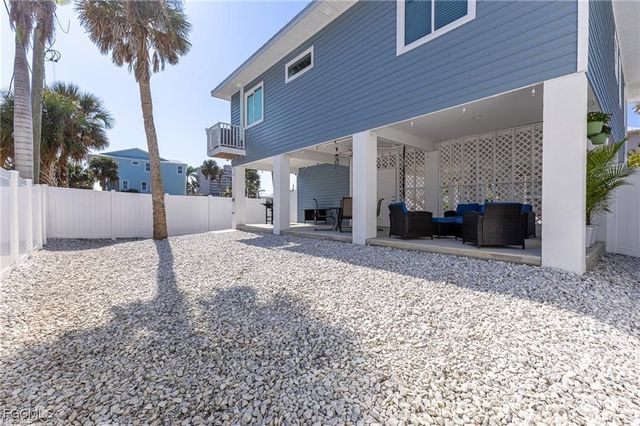 210 Pearl ST, Fort Myers Beach, FL 33931
