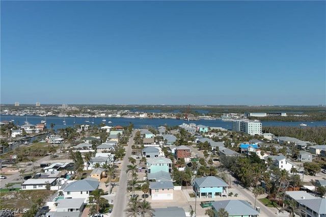 210 Pearl ST, Fort Myers Beach, FL 33931
