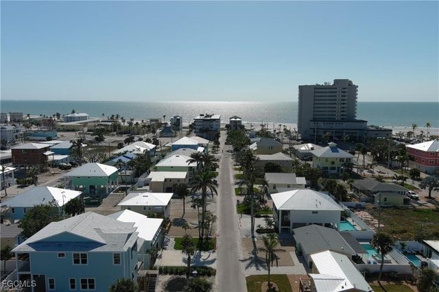 210 Pearl ST, Fort Myers Beach, FL 33931