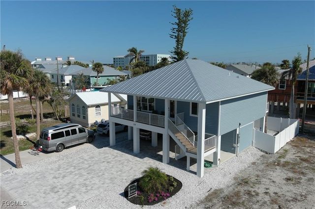 210 Pearl ST, Fort Myers Beach, FL 33931