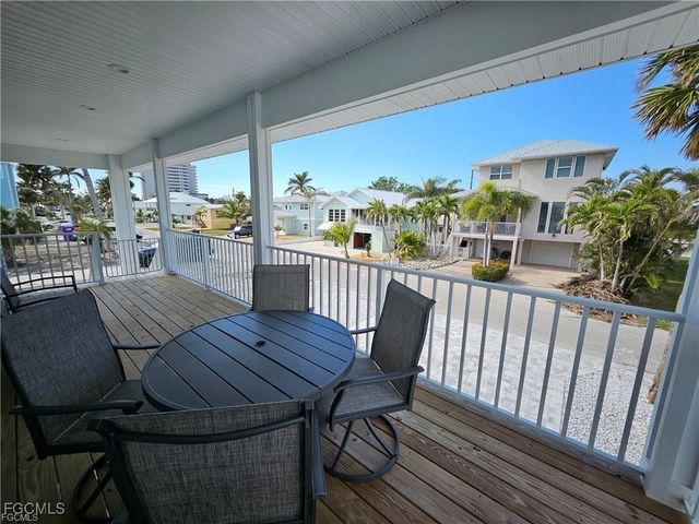 210 Pearl ST, Fort Myers Beach, FL 33931