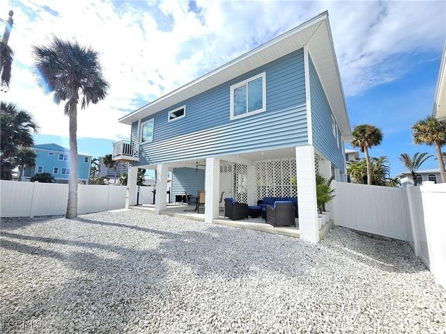 210 Pearl ST, Fort Myers Beach, FL 33931