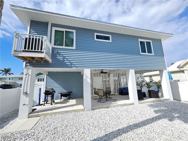210 Pearl ST, Fort Myers Beach, FL 33931