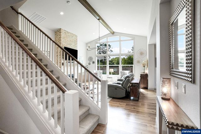 493 NW Crater Lake Dr, Dallas, OR 97338